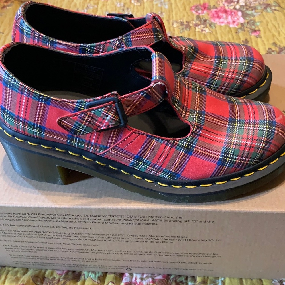 Dr. Martens Sophia UK6 plaid EUC Mary Janes